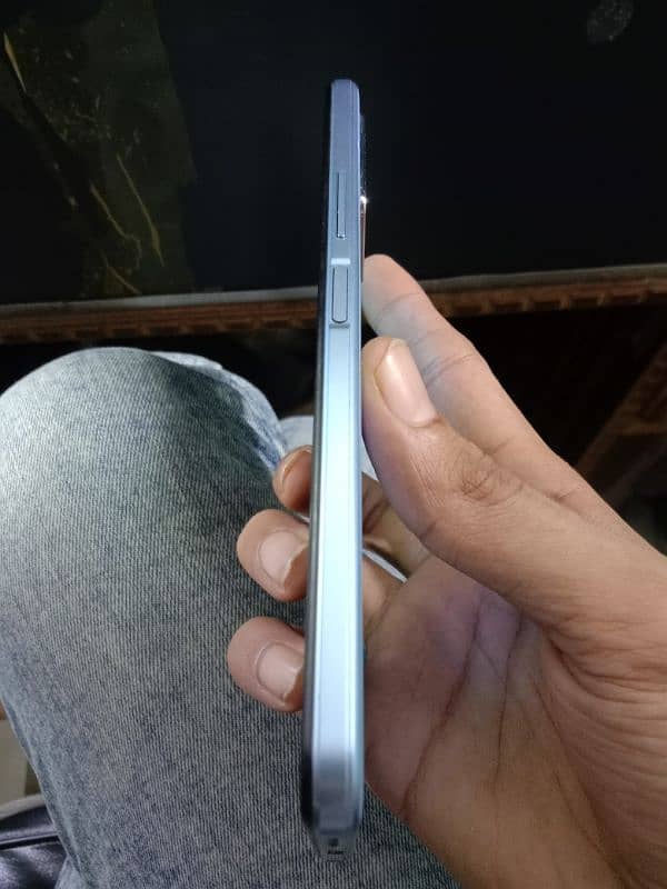 Vivo Y33s (8/128gb) 4