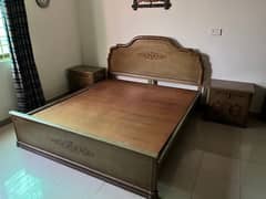 queen bed with 2 side table