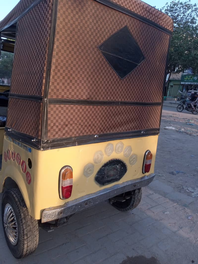 RozGar-2015,Disc-Brake,LPG-PetRoL Rickshaw,Engine FuLL OK 100%, 2