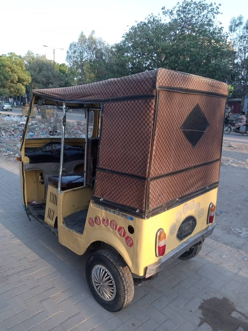 RozGar-2015,Disc-Brake,LPG-PetRoL Rickshaw,Engine FuLL OK 100%, 3