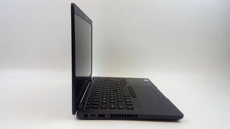 Dell 5400 I7 8th with 2gb AMD 540X card 1