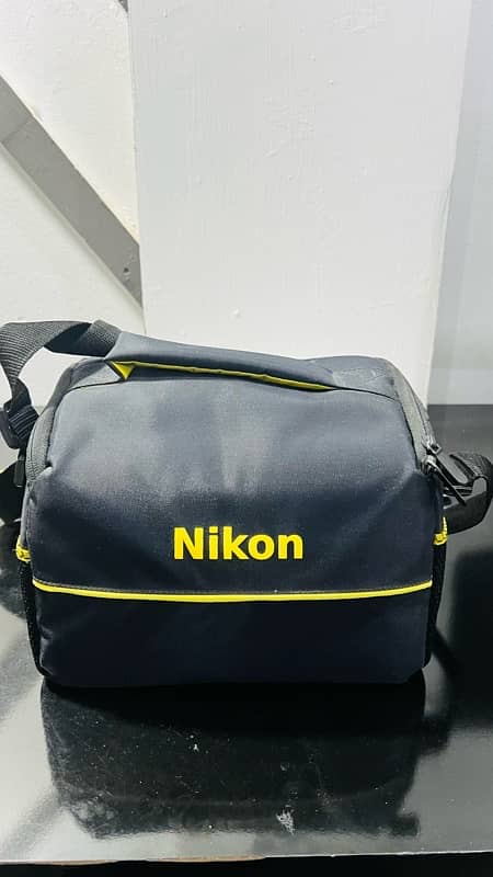 Nikon D5500 DSLR with 85mm Lens 18