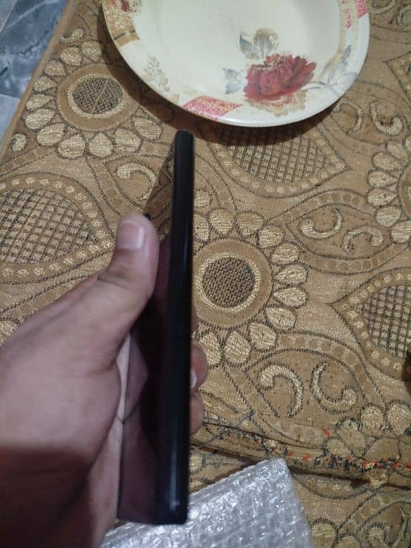 screen damage hai baqi all ok hai 1