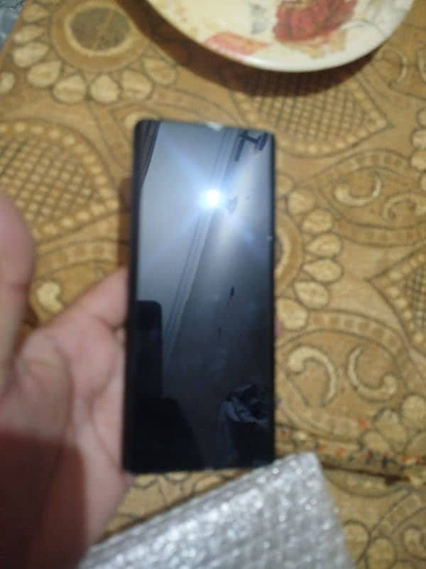 screen damage hai baqi all ok hai 3