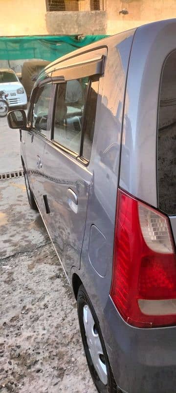 Suzuki Wagon R 2018 11