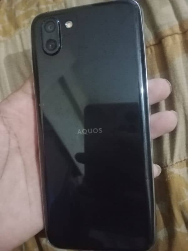 Aquos R2 mobile phone 1