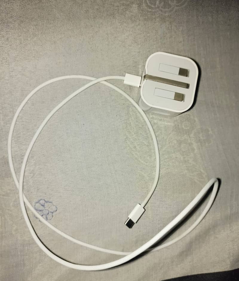 iphone 15 pro max brand new charger 0