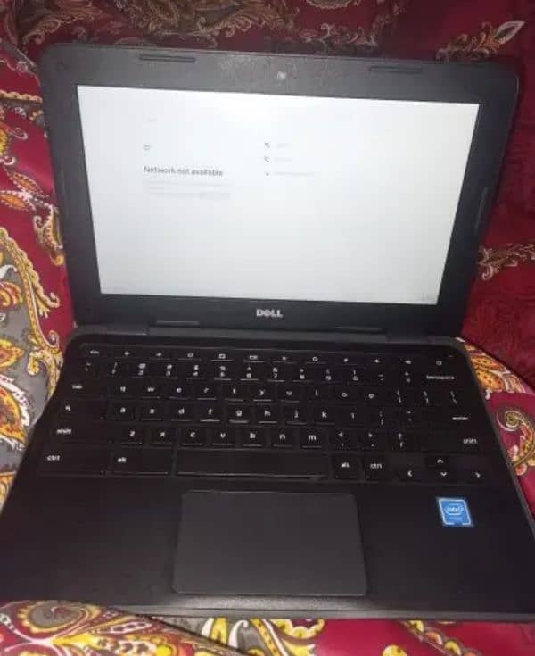 Dell chrome book 11 3180 4Gb ram 16 Ssd 3