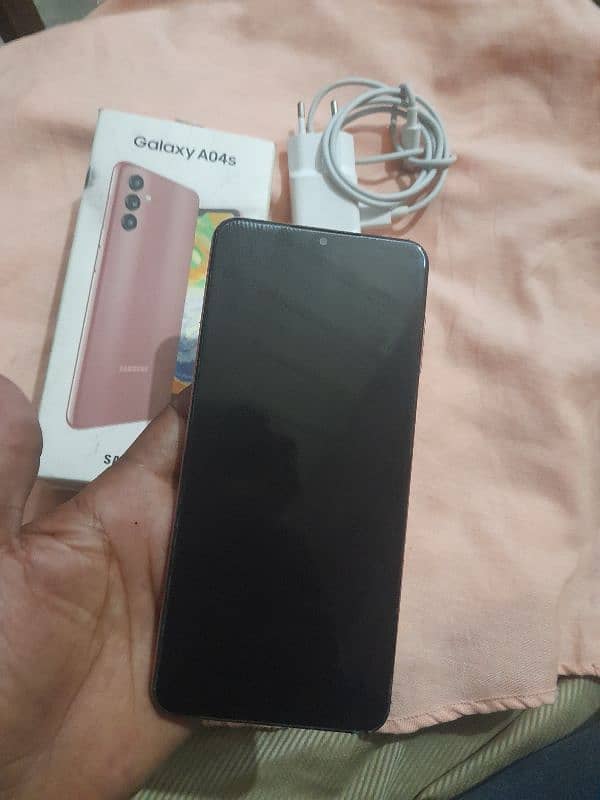 Samsung a04s with box 4 128 3