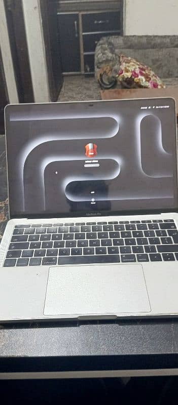 MacBook pro 2017 urgent sale 0