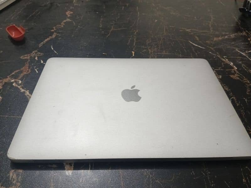 MacBook pro 2017 urgent sale 5