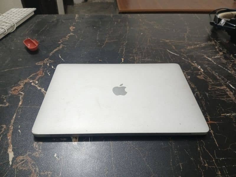 MacBook pro 2017 urgent sale 6