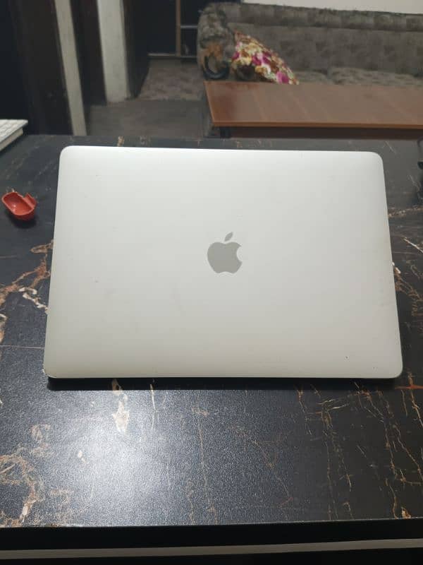 MacBook pro 2017 urgent sale 9