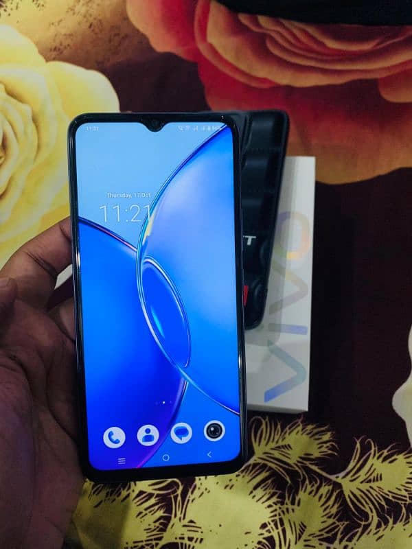 vivo Y17S 4+4 128 new Fon price 30000 1