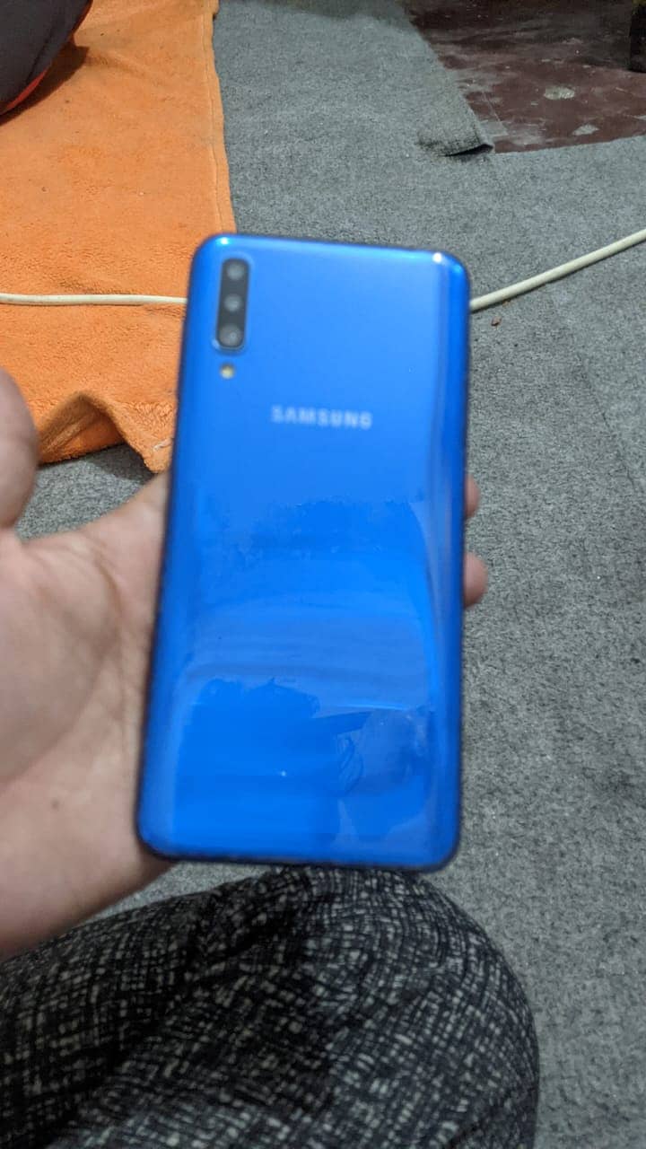 Samsung A50 4 128 gb 2