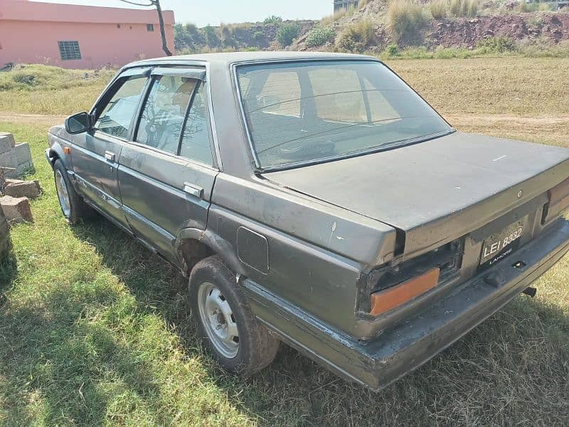 Nissan Sunny 1989 3