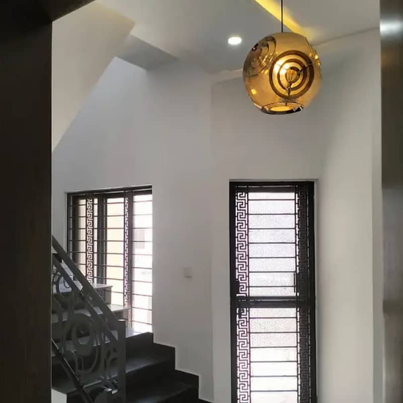 10 Marla House For Sale In Paragon City Lahore 3