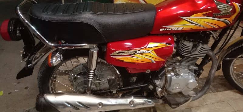 Honda 125 Karachi numbar 8