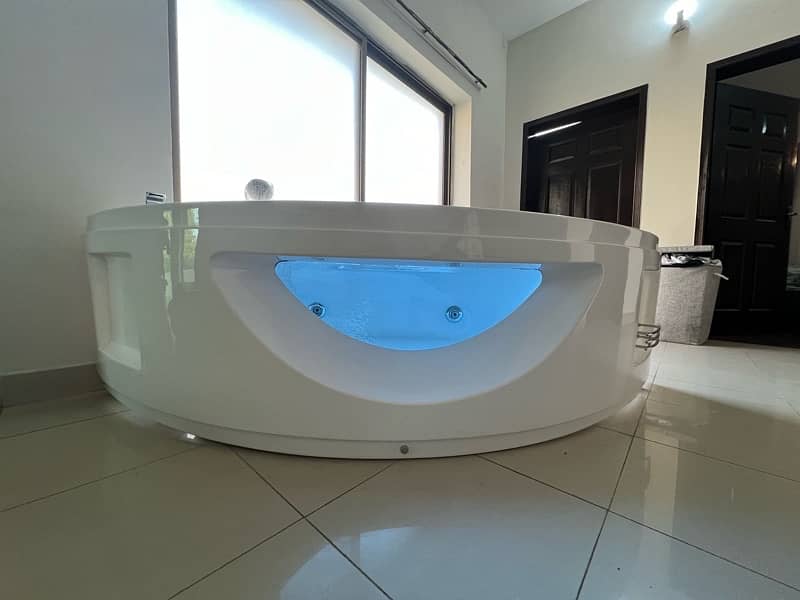 Brand New Jacuzzi (Bath Tub) 1