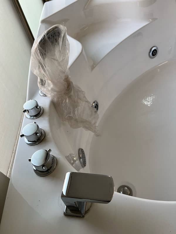 Brand New Jacuzzi (Bath Tub) 2