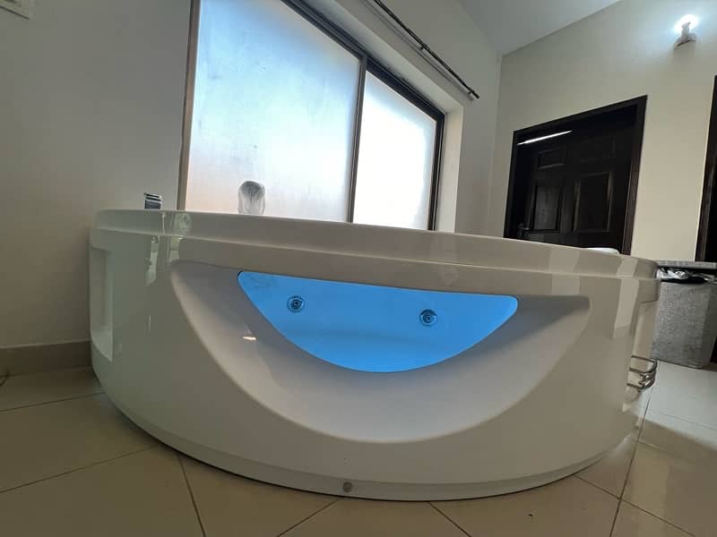 Brand New Jacuzzi (Bath Tub) 6