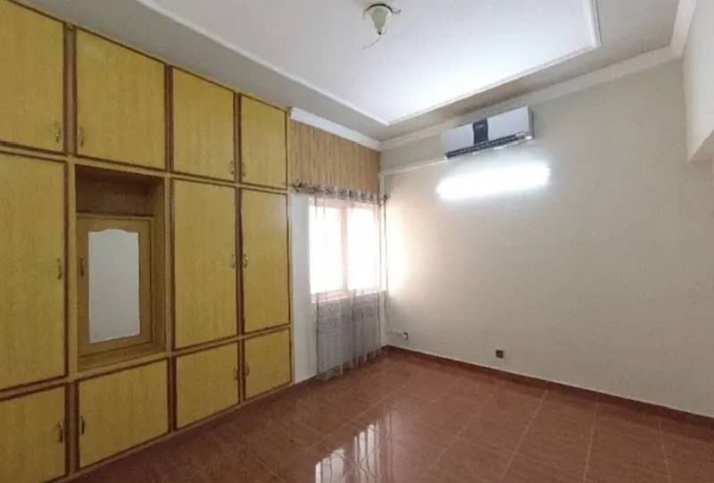 G-11/4 FGEHA E-Type 2nd Floor Flat For Sale 4