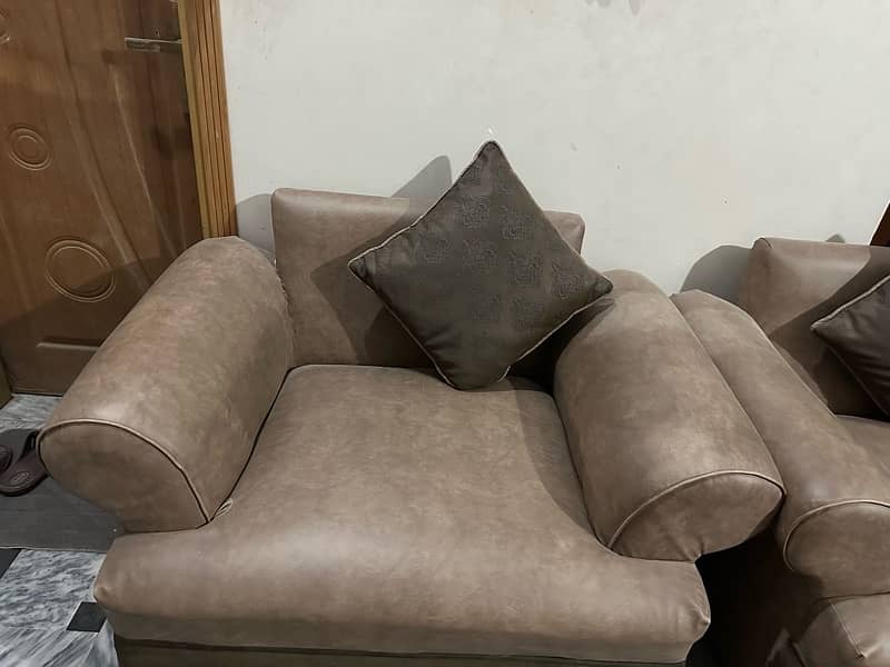 5 seater leather sofa for drawing room 1