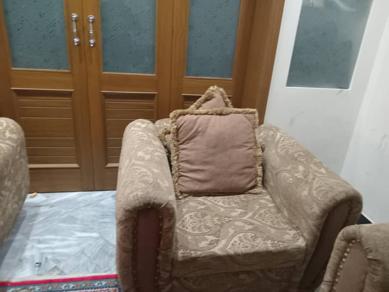 9/10 condition/used sofa 2