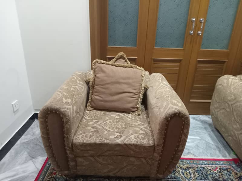 9/10 condition/used sofa 3