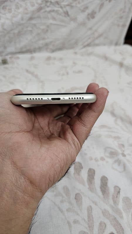 iphone 11 64gb 86 health FU non pta 1