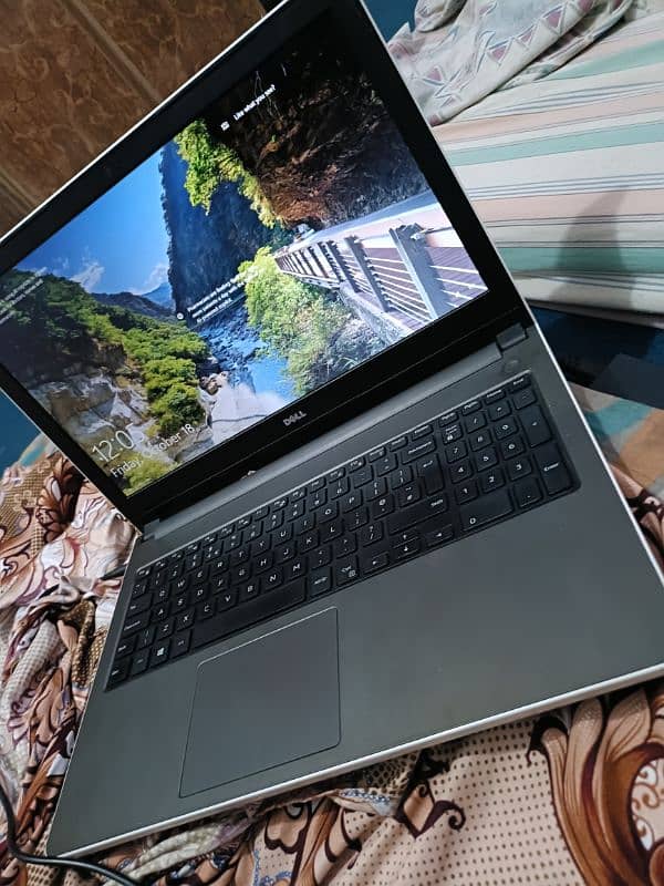 i5 6th gen Dell laptop 15.6 incheses 5