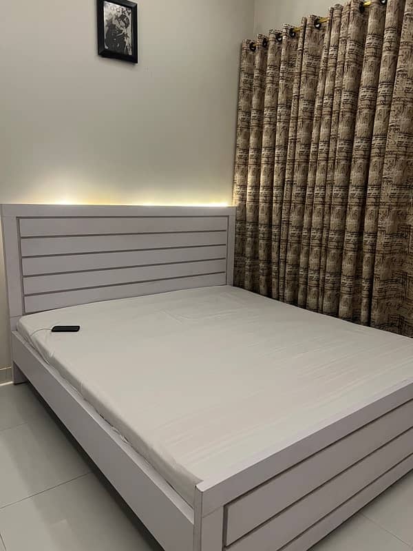 white lux bedset with sliding cupboards 11