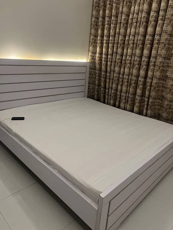 white lux bedset with sliding cupboards 12