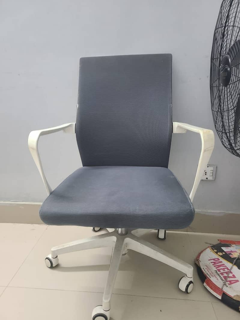 Office chair With Good Condition 1