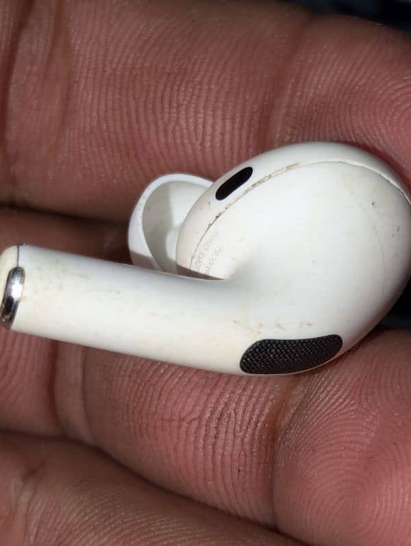 airpods pro Original 101% right sight khrab hai 1