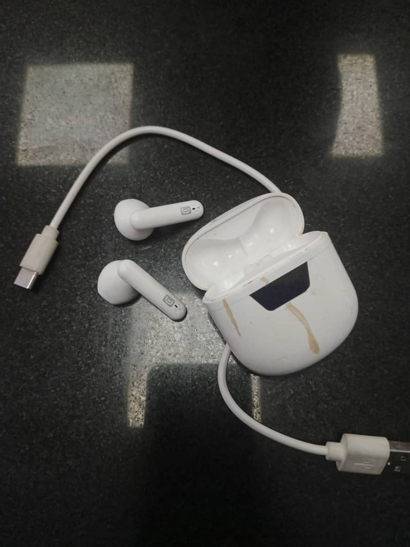 earphones for sale urgent 2