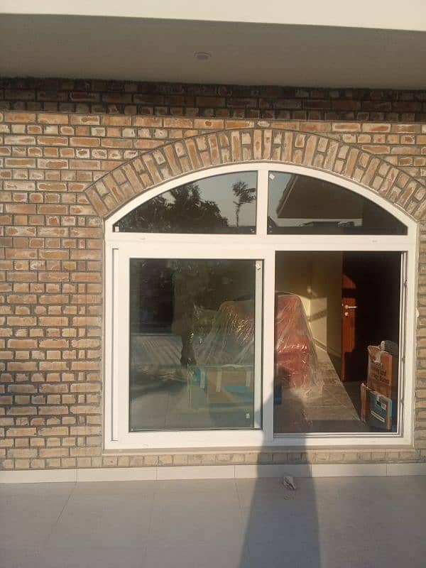 windows Aluminum and U-pvc available Low Price 3