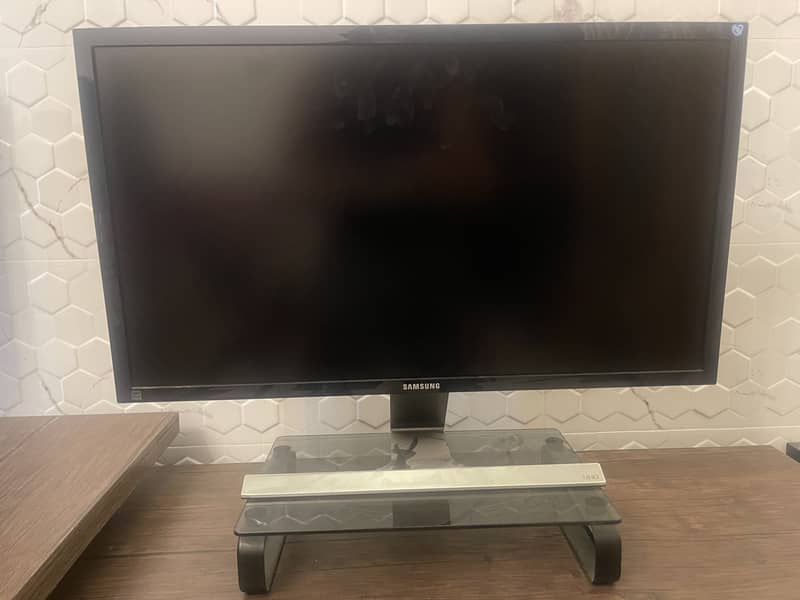 32" 4K HD Monitors - Samsung & LG || 27" 4K Samsung & HP Monitors 8