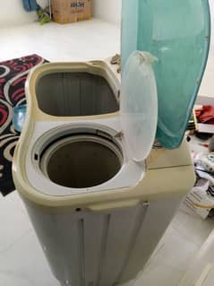 Haier Washing machine spinner and dryer 0