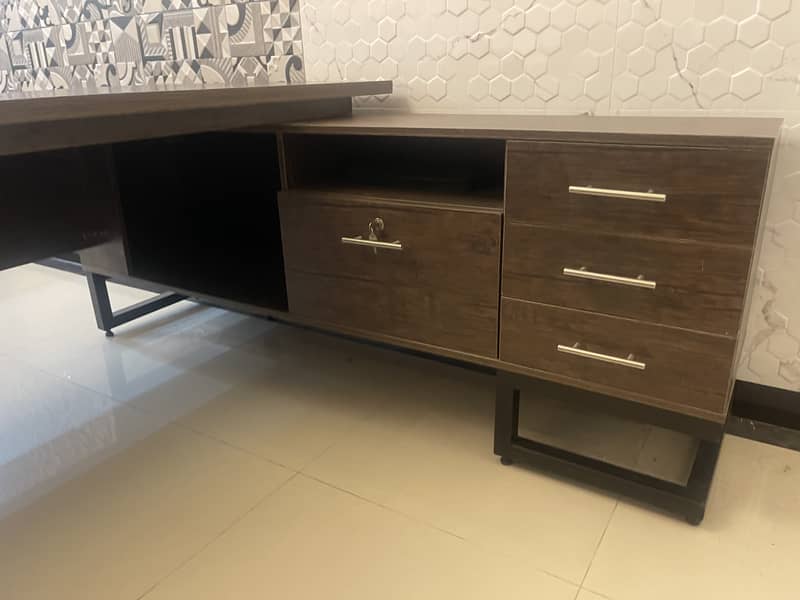 Premium Executive L-Shaped Wooden Desk 2