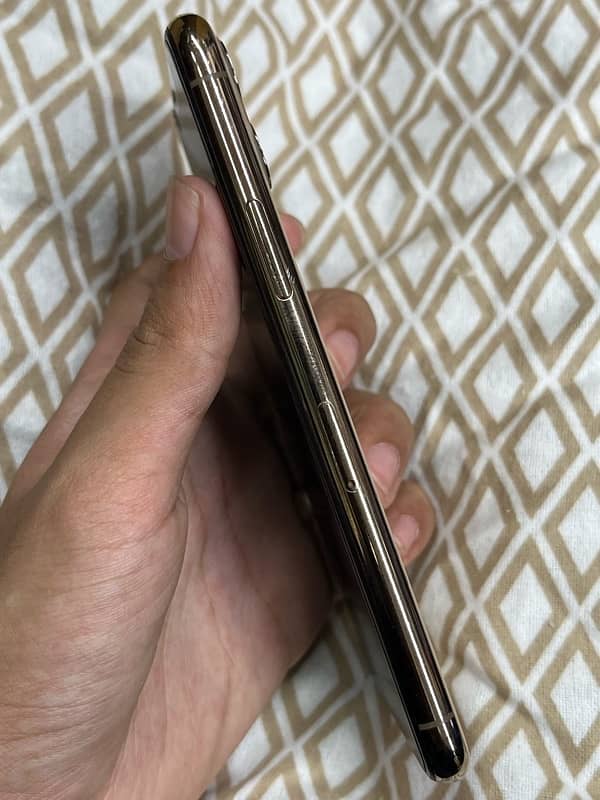 IPHONE 11 PRO 256GB 7