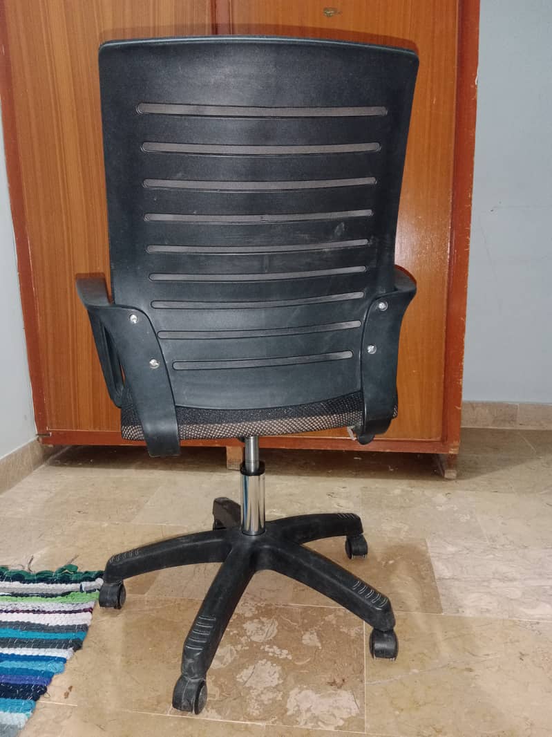 3 revolving boss chairs for sale 1