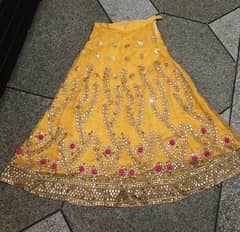 mehndi lehnga