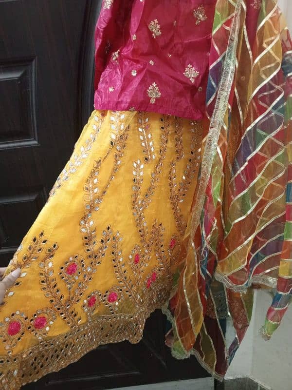 mehndi lehnga 1