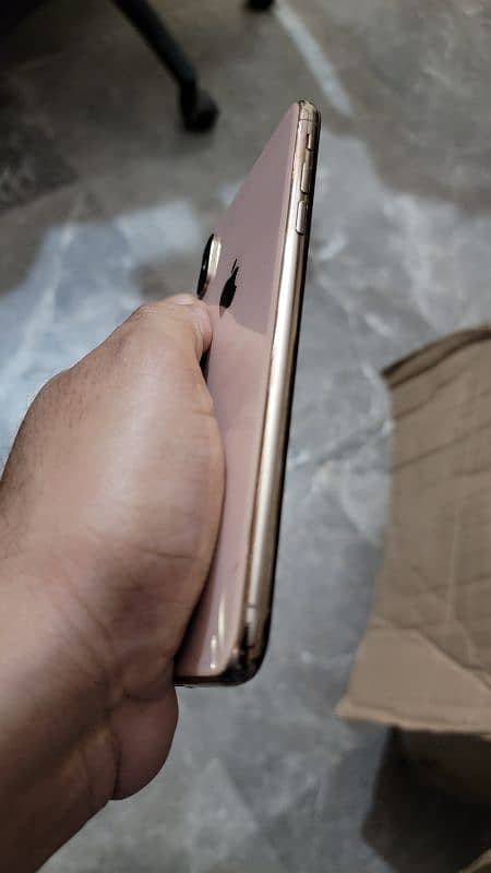 IPhone XS Max 512gb PTA Approved Golden 80% health O3OO55O55I9 3