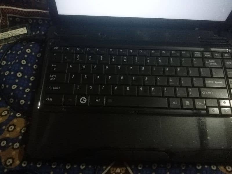 urgent sale Toshiba satellite pro 1