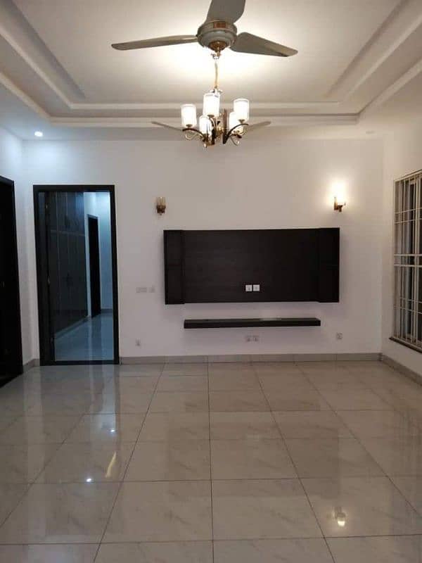 7.5 Marla House For Rent Defense Home Colony Near v mall cantt sialkot 7