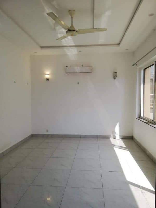 7.5 Marla House For Rent Defense Home Colony Near v mall cantt sialkot 12