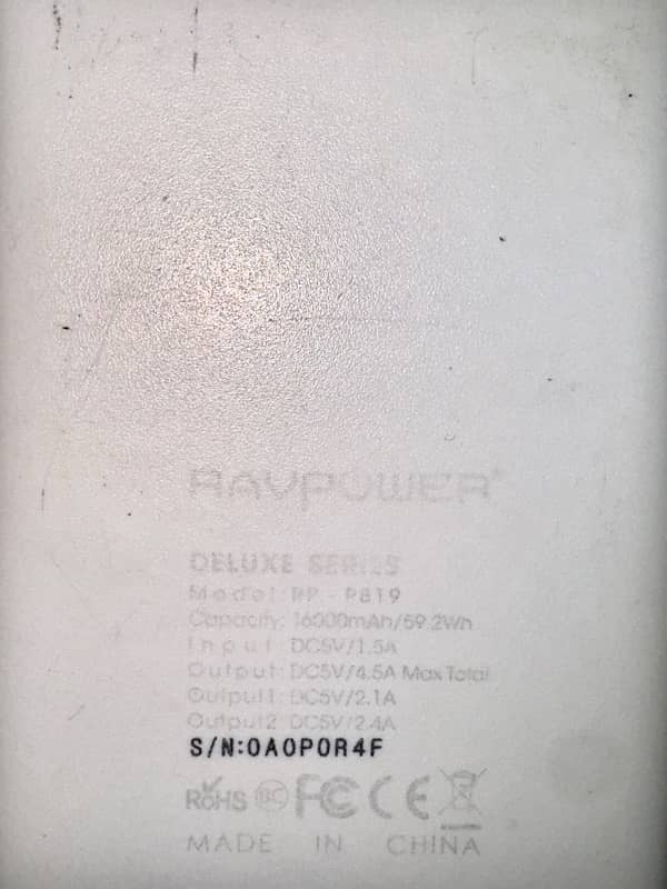 RAVPower delux power bank 3