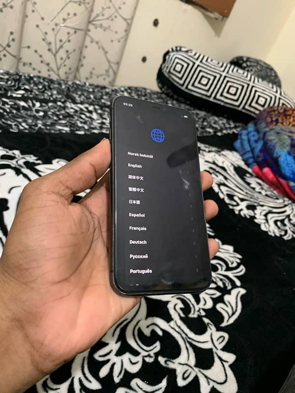 IPhone 11 64 gb ICLOUD 5